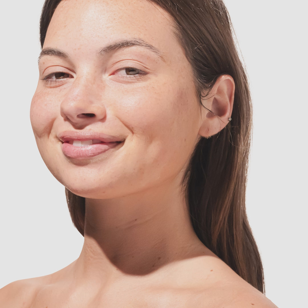 Video of a model using the beekman 1802s Sunshine Lemon Face Wipes to wipe her face then shows the used wipe with makeup on it to the camera.